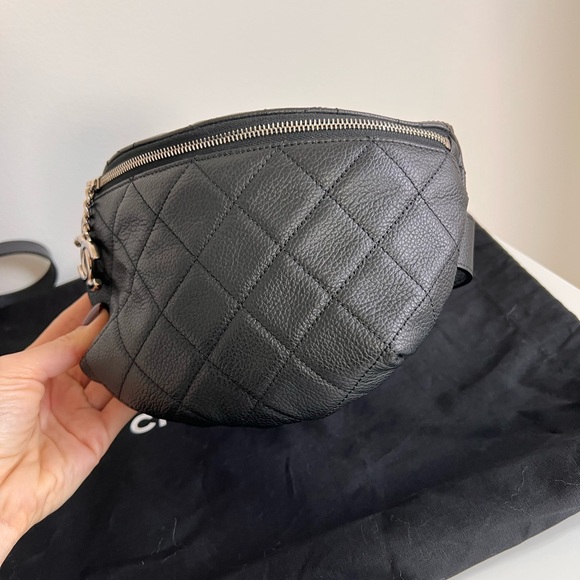 Chanel Uniform belt bag - Picture 4 of 6